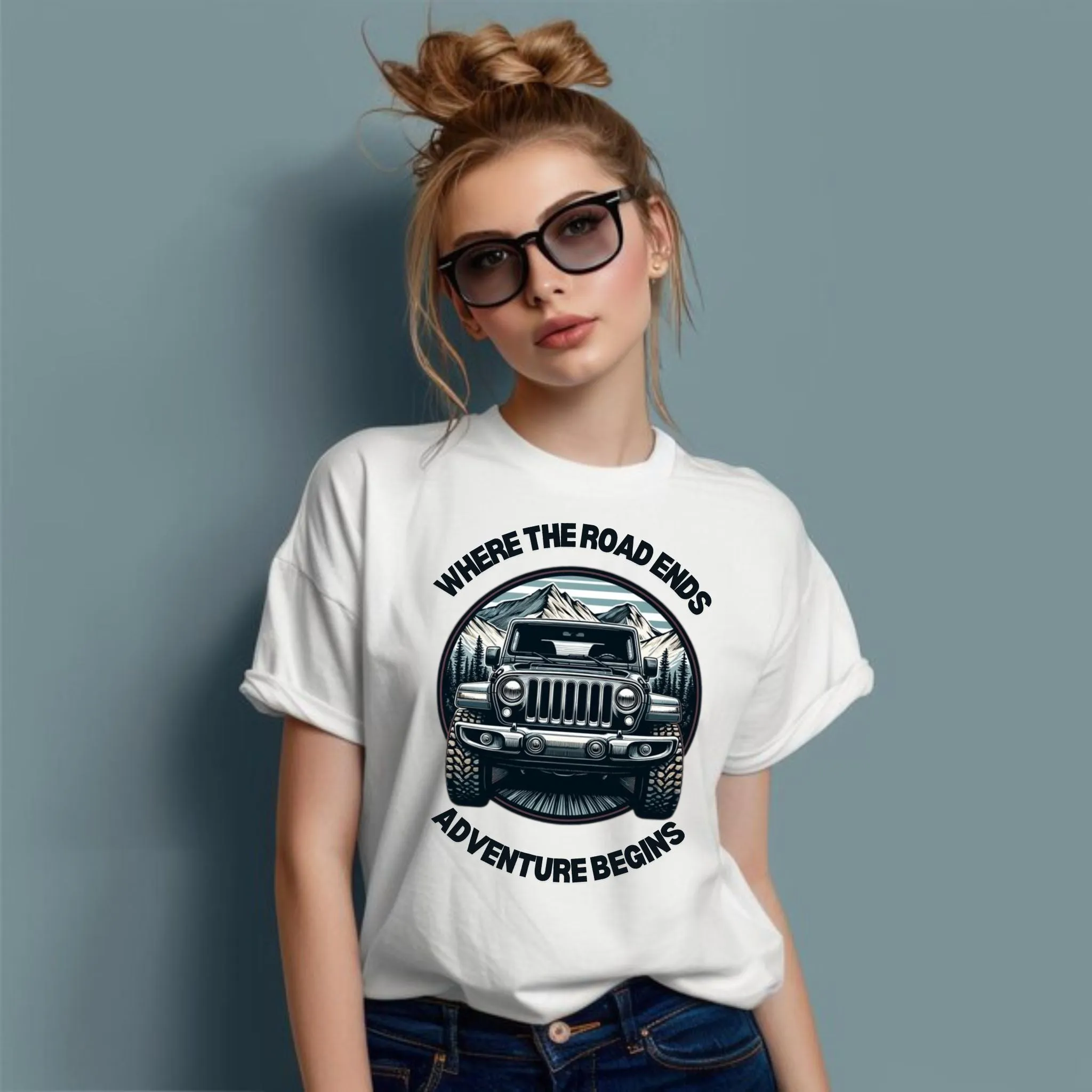 VOZUKO Custom 4x4 Jeep Mountain Conqueror Made-to-Order Gildan Tee